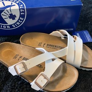 Birkenstock’s - white - W6 (us)